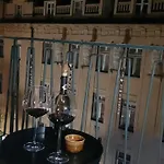 アパート Charmante Zentrumswohnung Mit Balkon Und 80 Zoll Tv