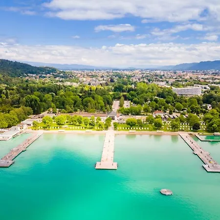 Charmante Zentrumswohnung Mit Balkon Und 80 Zoll Tv Apartmán Klagenfurt am Woerthersee