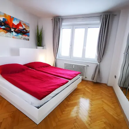 Charmante Zentrumswohnung Mit Balkon Und 80 Zoll Tv * קלגנפורט