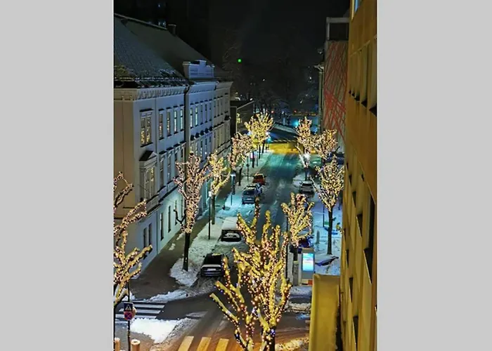 Charmante Zentrumswohnung Mit Balkon Und 80 Zoll Tv *