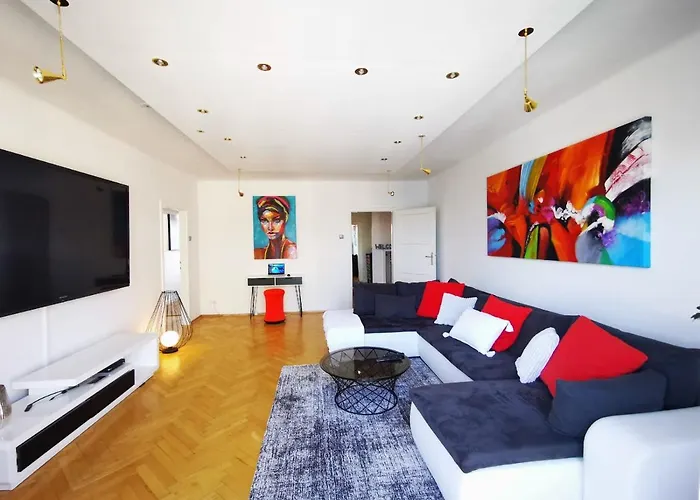 Appartement Charmante Zentrumswohnung Mit Balkon Und 80 Zoll Tv *