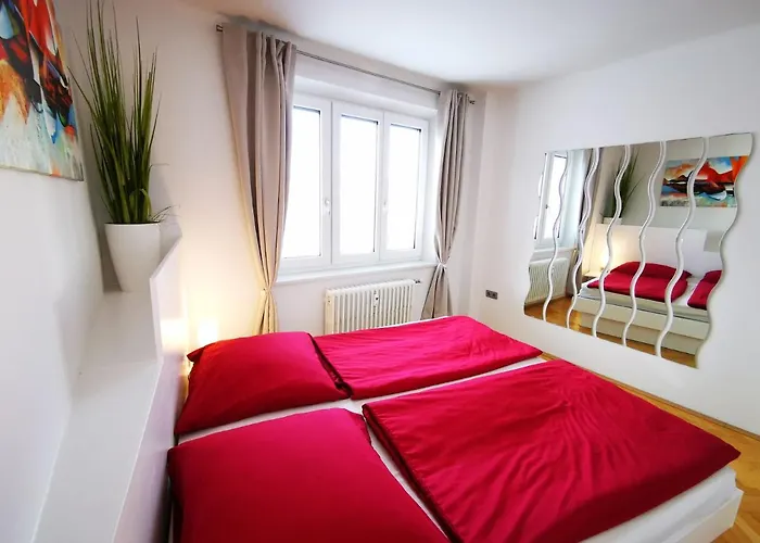 Apartment Charmante Zentrumswohnung Mit Balkon Und 80 Zoll Tv