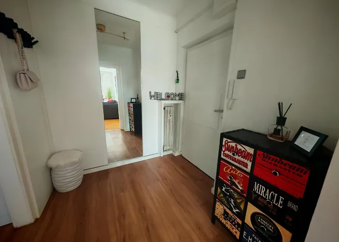 Charmante Zentrumswohnung Mit Balkon Und 80 Zoll Tv קלגנפורט